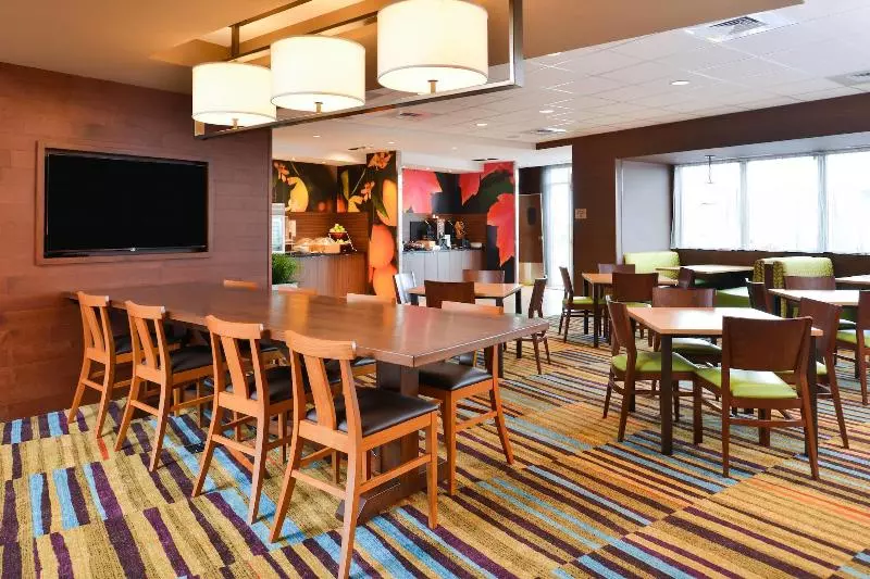 ホテル Fairfield Inn & Suites By Marriott Warrensburg