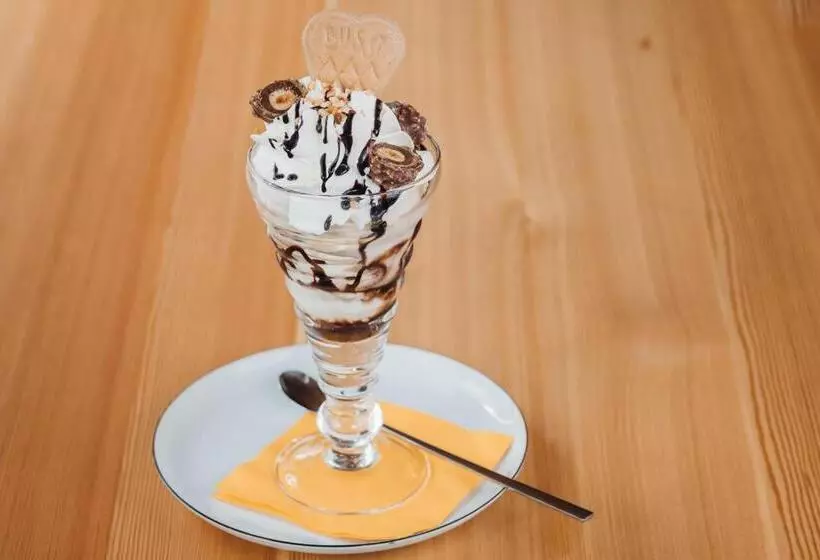 Hotelli Guesthouse St Nikolaus