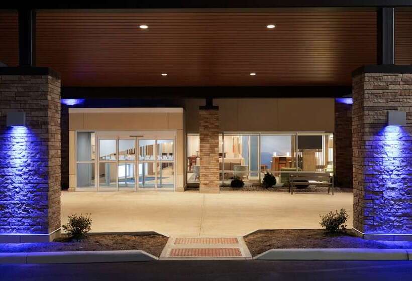 Отель Holiday Inn Express & Suites Cincinnati Ne Red Bank Road, An Ihg