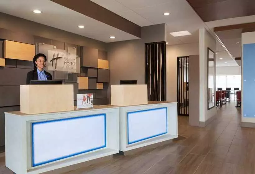 Hotelli Holiday Inn Express & Suites Cincinnati Ne Red Bank Road, An Ihg