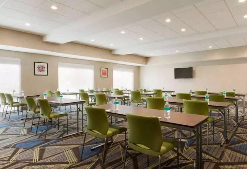 Hotelli Holiday Inn Express & Suites Cincinnati Ne Red Bank Road, An Ihg