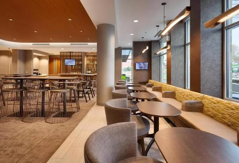 ホテル Springhill Suites By Marriott Coralville