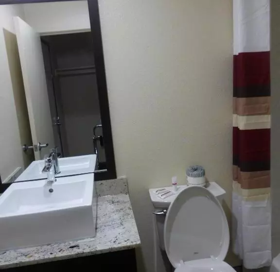 モーテル Red Roof Inn Hayward