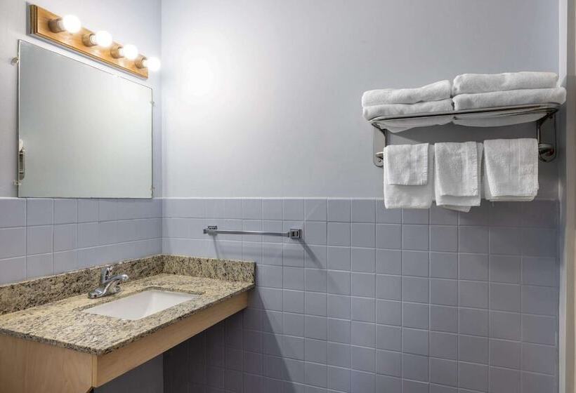 מוטל Travelodge By Wyndham Spirit Lake/okoboji