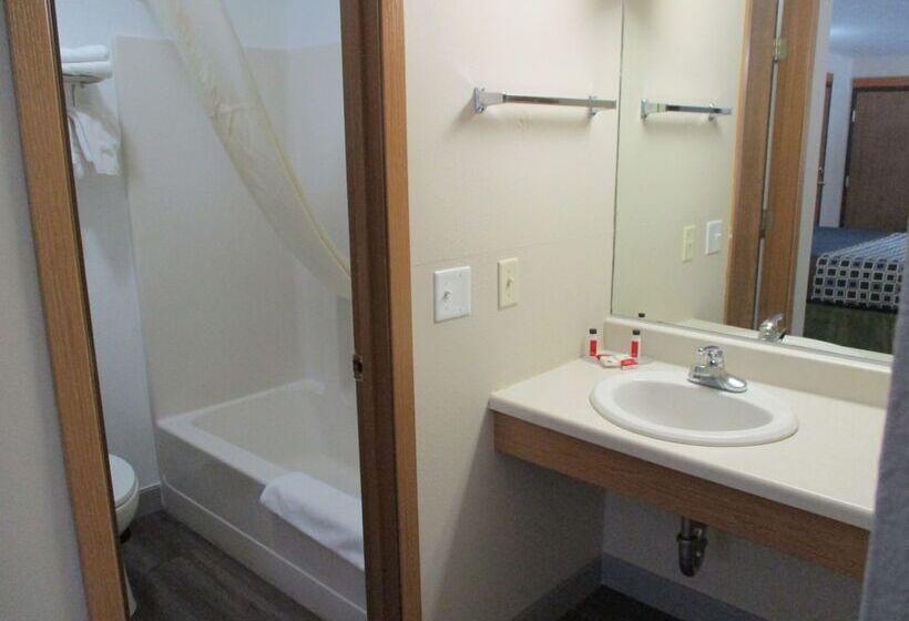 מוטל Travelodge By Wyndham Spirit Lake/okoboji