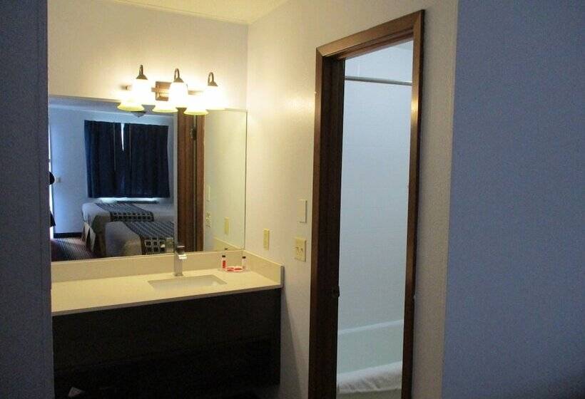 מוטל Travelodge By Wyndham Spirit Lake/okoboji