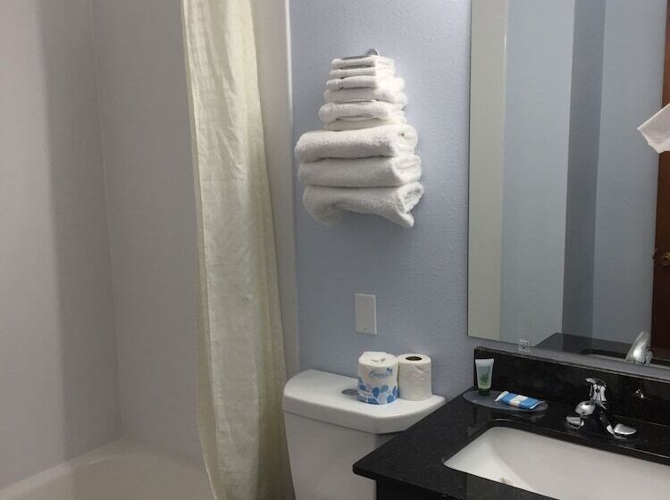 מוטל Travelodge By Wyndham Spirit Lake/okoboji