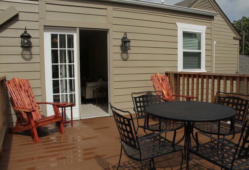 The Oaks Bed And Breakfast