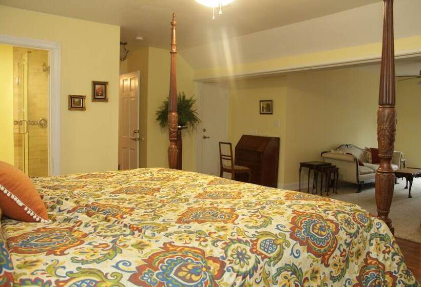 The Oaks Bed And Breakfast