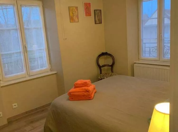 Aamiaismajoitus (B&B) Les Cigognes De Rosheim