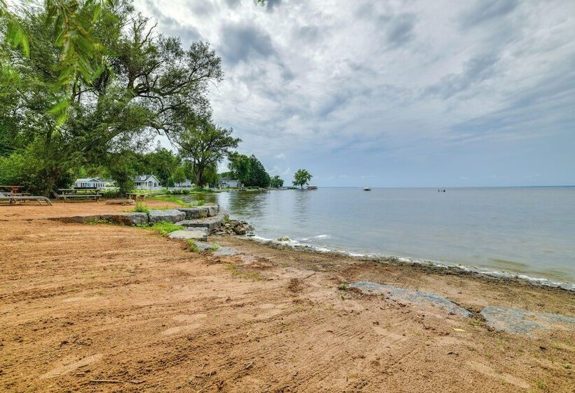 House On Oneida Lake On Lewis Point In Canastota