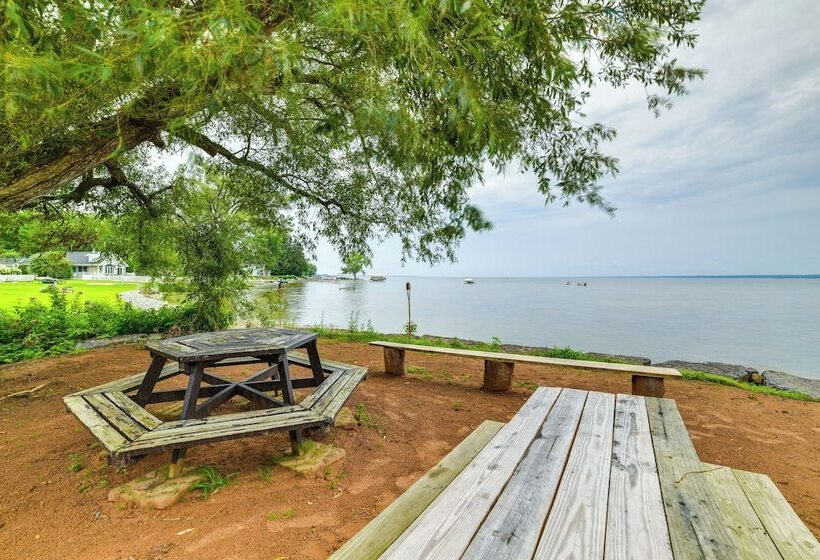 House On Oneida Lake On Lewis Point In Canastota