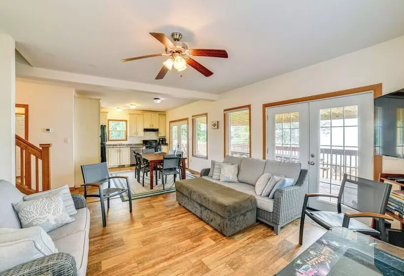 House On Oneida Lake On Lewis Point In Canastota