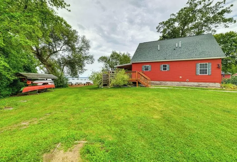 House On Oneida Lake On Lewis Point In Canastota