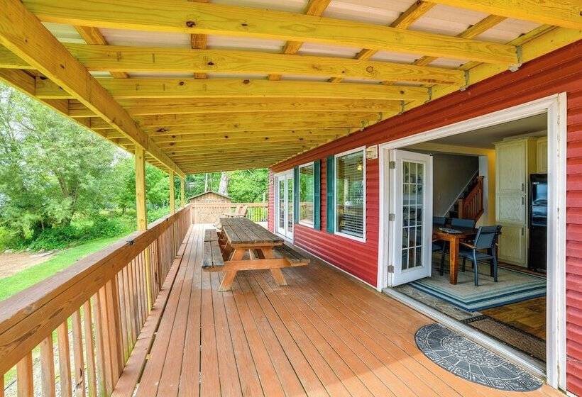 House On Oneida Lake On Lewis Point In Canastota