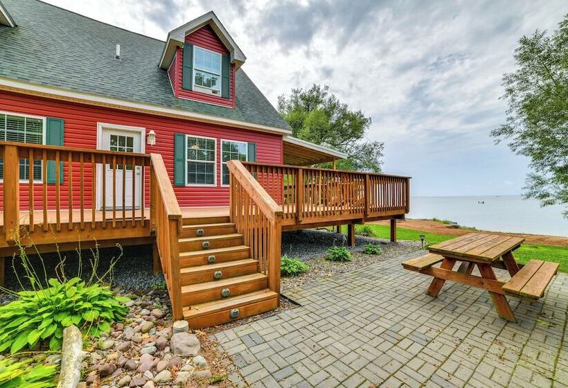 House On Oneida Lake On Lewis Point In Canastota