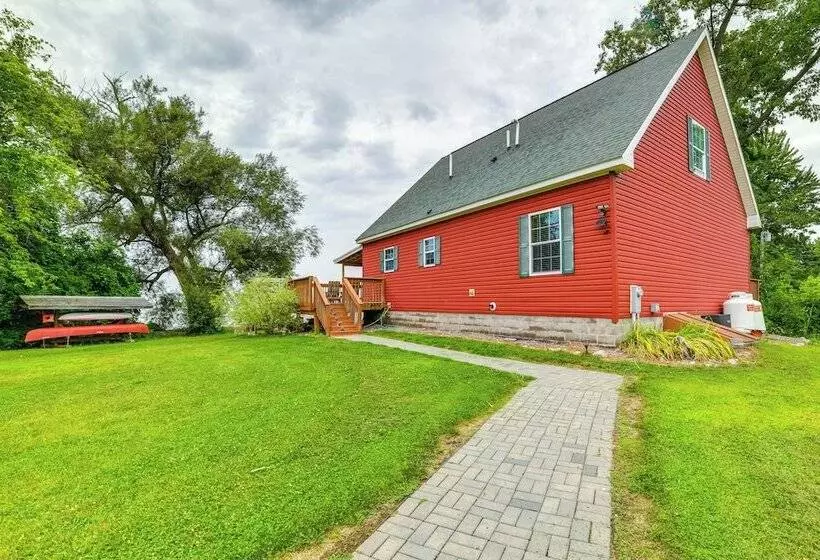 House On Oneida Lake On Lewis Point In Canastota