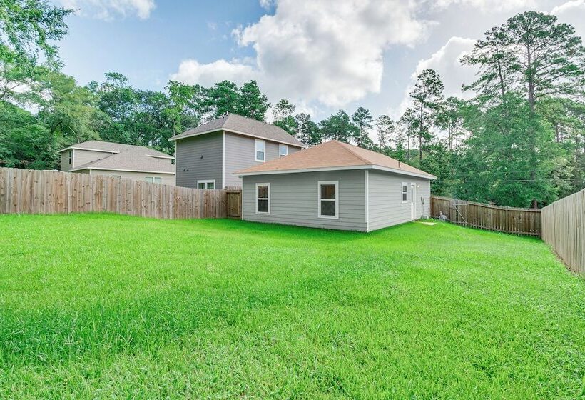 Montgomery Cottage W/ Fenced Yard < 1 Mi To Lakes!