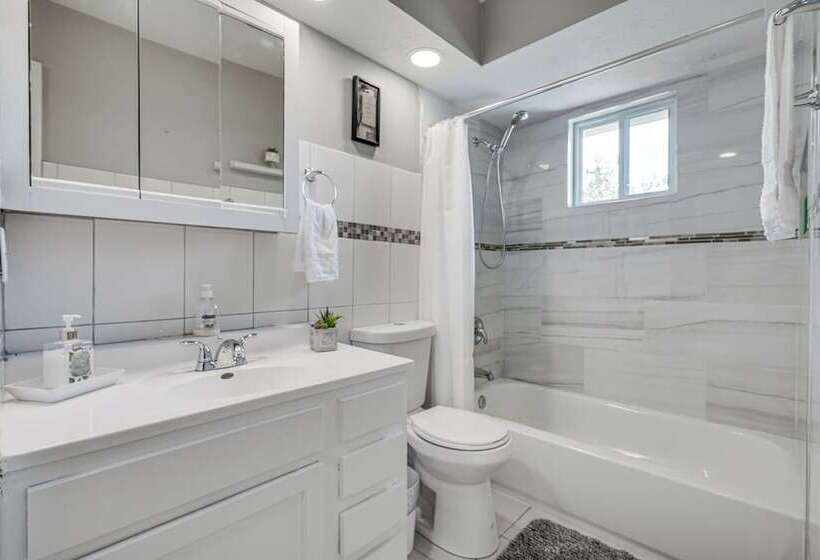 Reynoldsburg Home W/ Patio ~ 11 Mi To Columbus!