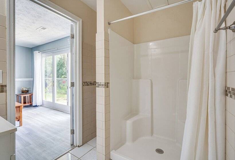 Reynoldsburg Home W/ Patio ~ 11 Mi To Columbus!