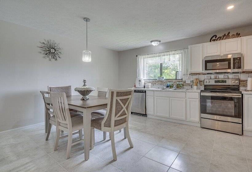 Reynoldsburg Home W/ Patio ~ 11 Mi To Columbus!