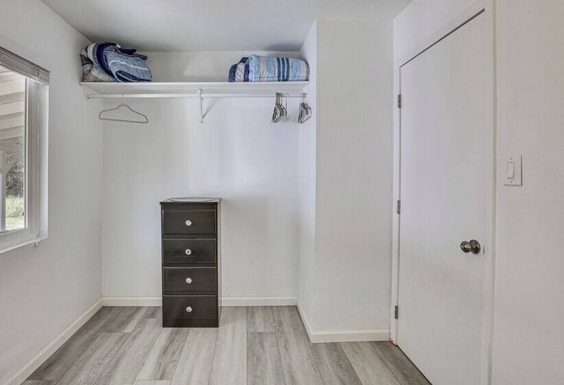 2 Blocks To Beach: Dog Friendly Oceano Cottage