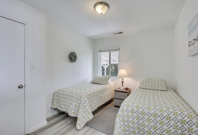 2 Blocks To Beach: Dog Friendly Oceano Cottage