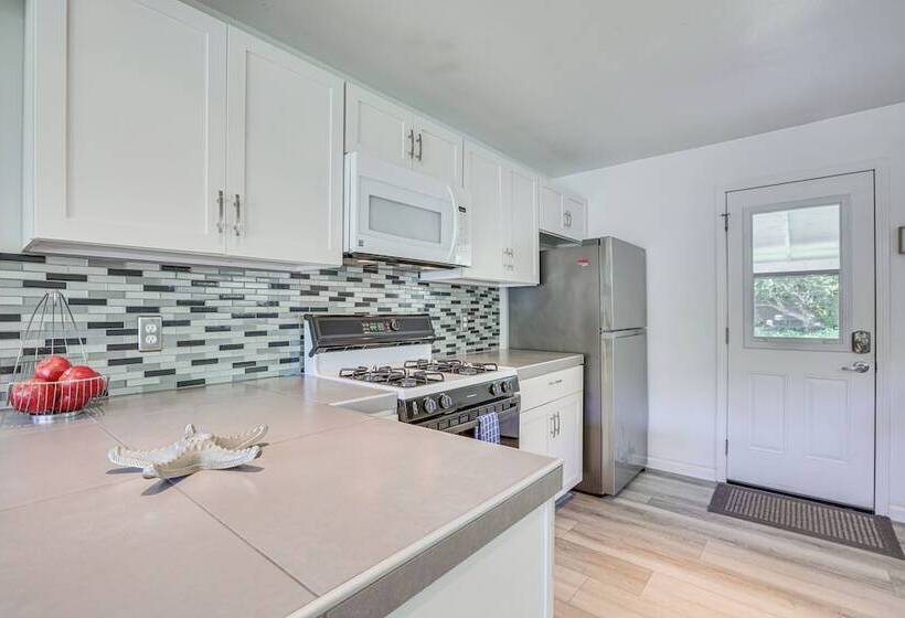 2 Blocks To Beach: Dog Friendly Oceano Cottage