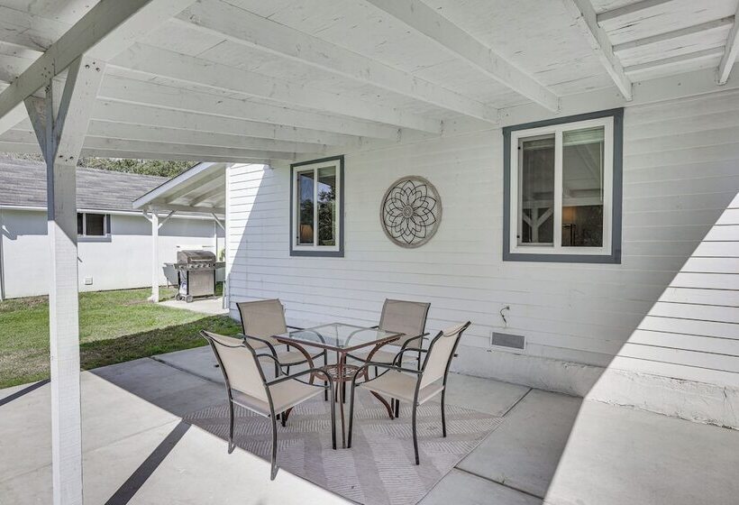 2 Blocks To Beach: Dog Friendly Oceano Cottage