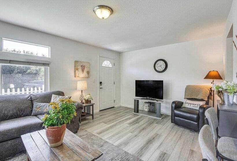 2 Blocks To Beach: Dog Friendly Oceano Cottage