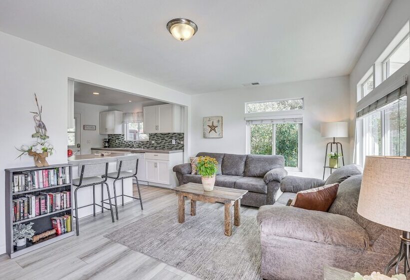 2 Blocks To Beach: Dog Friendly Oceano Cottage