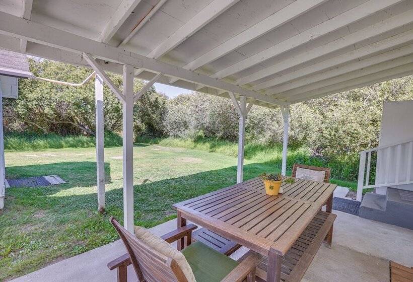 2 Blocks To Beach: Dog Friendly Oceano Cottage