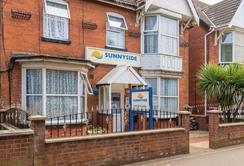 هتل Moonside Rooms