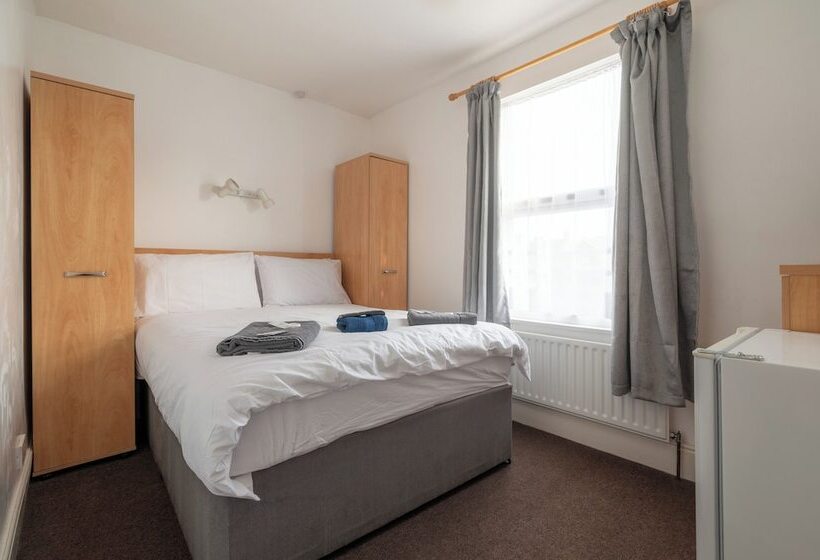 هتل Moonside Rooms