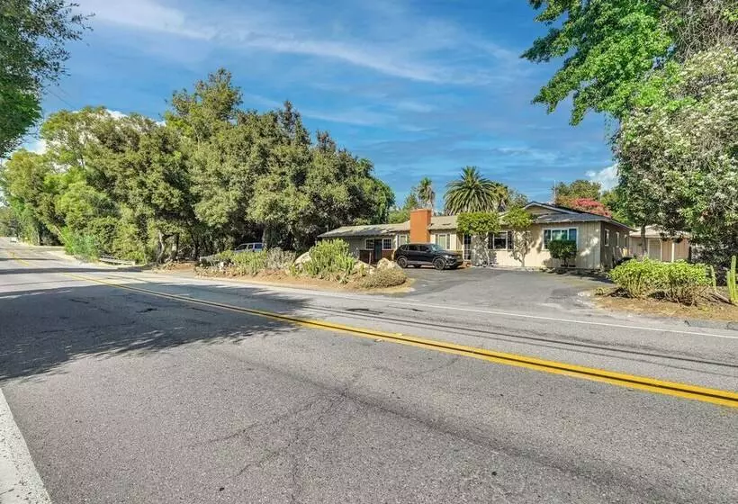 Lakeside Home W/ Fire Pit: 4 Mi To Lake Jennings!