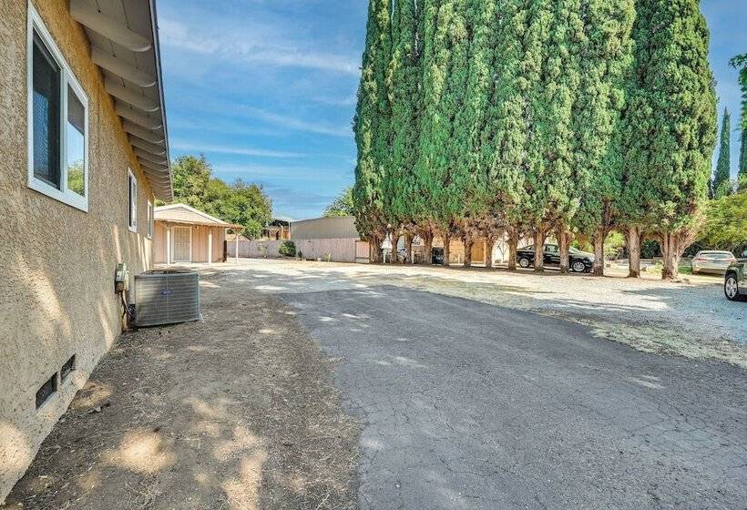 Lakeside Home W/ Fire Pit: 4 Mi To Lake Jennings!