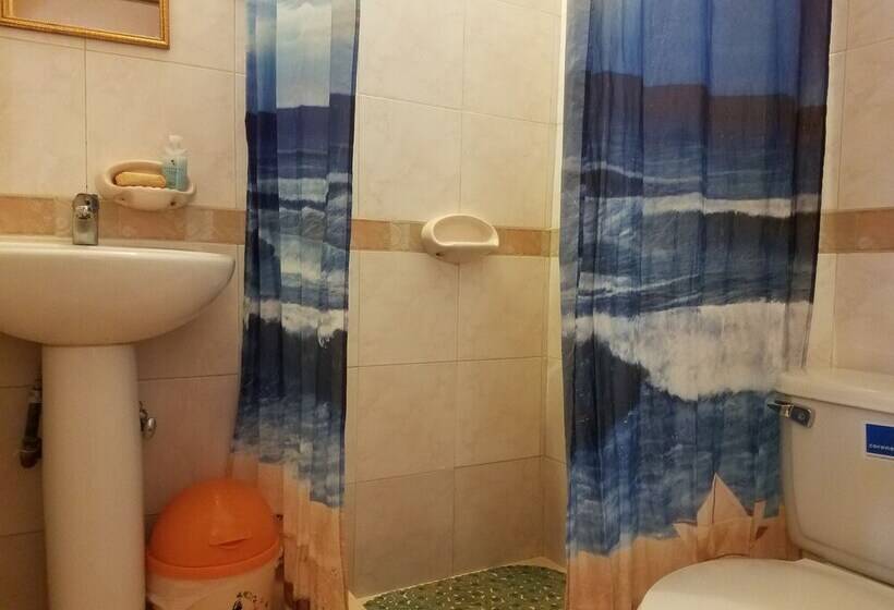 پانسیون Hostal Casa Mia