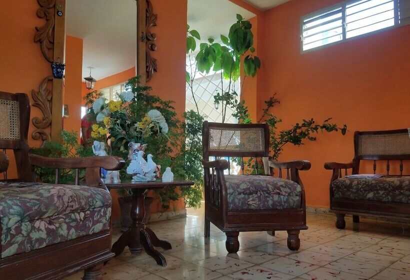 پانسیون Hostal Casa Mia