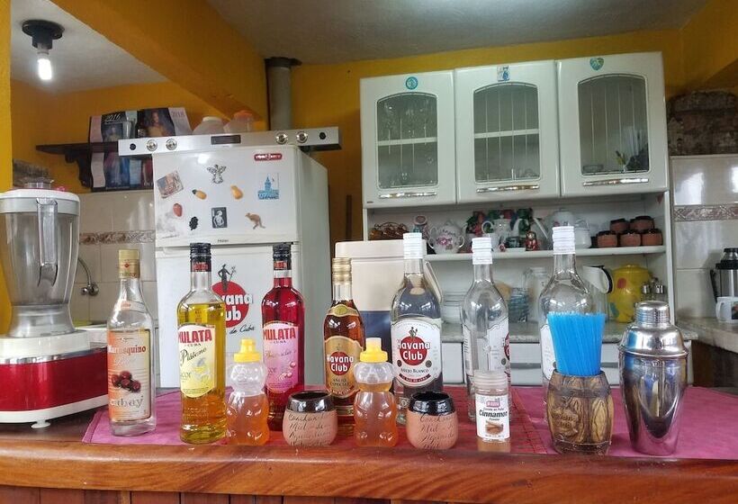 پانسیون Hostal Casa Mia