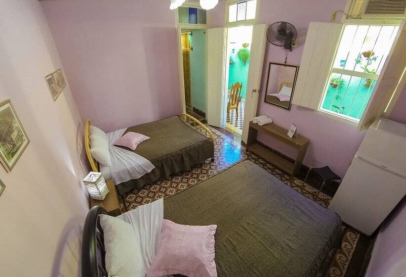 پانسیون Hostal Familia Rivalta