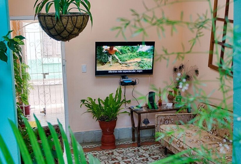 پانسیون Hostal Familia Rivalta