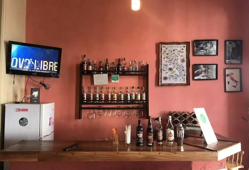 پانسیون Hostal Gardenia Blanca