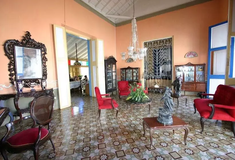 ペンション La Estancia Hostal