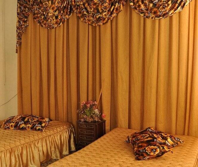 پانسیون La Estancia Hostal