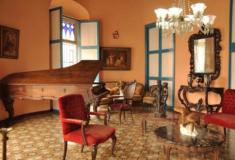 پانسیون La Estancia Hostal