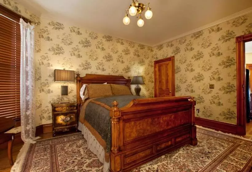Historic Webster House Bed And Breakfast Inn