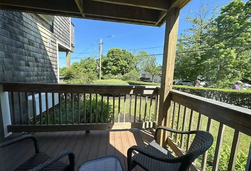 Hotelli Aspinquid Resort