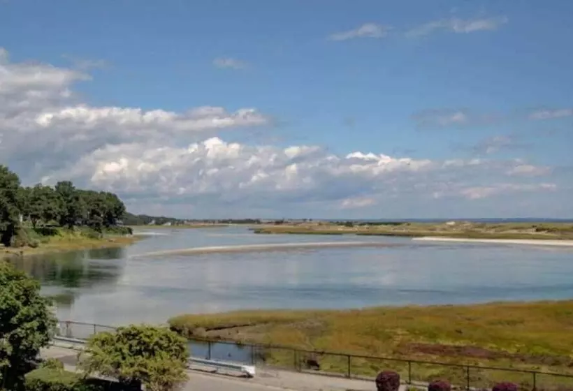 Hotelli Aspinquid Resort