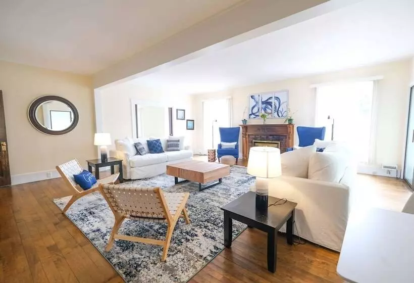 Hotelli Aspinquid Resort