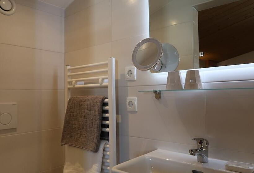 בית מלון כפרי Zomm In Seefeld